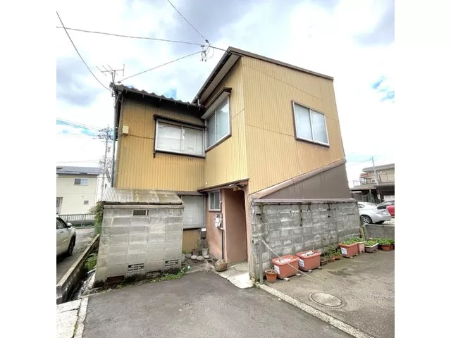 Within walking distance of Nomachi Station, Marue, and Nishi Chaya District! 【*No bath, no parking, floor slant present