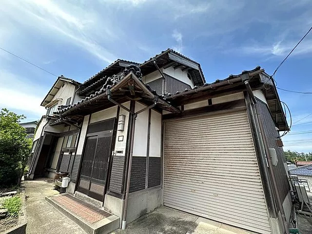 Used single-family home in Tōhaku District, Yunohama Town, Sono