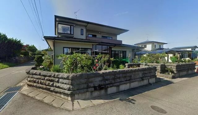 26-minute walk from JR Uetsu Main Line "Ugo Ushijima" Station
