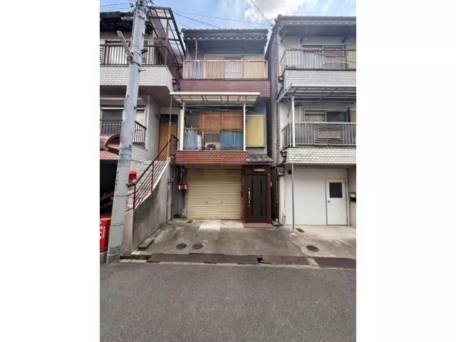 Kintetsu "Hyotan-yama" Station, about a 9-minute walk! 3K with a garage with a shutter! (Vehicle type restrictions apply)