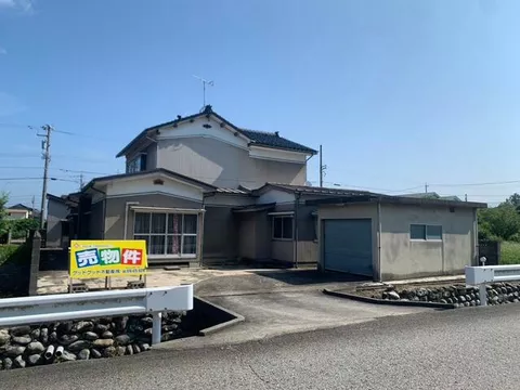 Namerikawa City, Nakanojima (Namerikawa Station) 2-story building 10DK