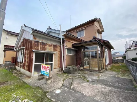 Nyūzen (Nyūzen Station) 980,000 yen
