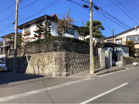 Oaza Kawarakigi, Kanji: Sodenosawa (Naganowadai Station) 9.8 million yen
