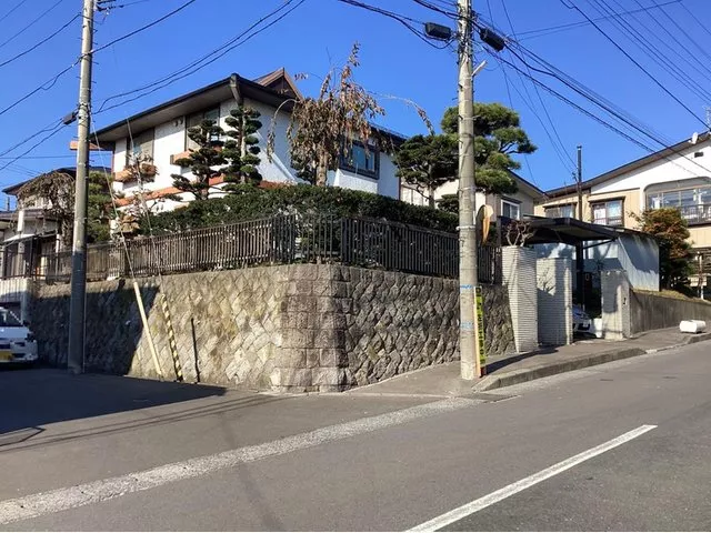 Oaza Kawarakigi, Kanji: Sodenosawa (Naganowadai Station) 9.8 million yen