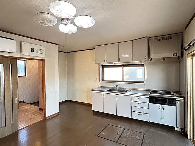 Used single-family home in Toyohira, Chino City
