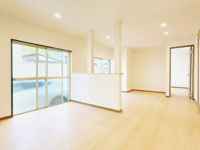 [Viewing event held] Interior and exterior renovations completed / Seismic reinforcement / Quiet residential area