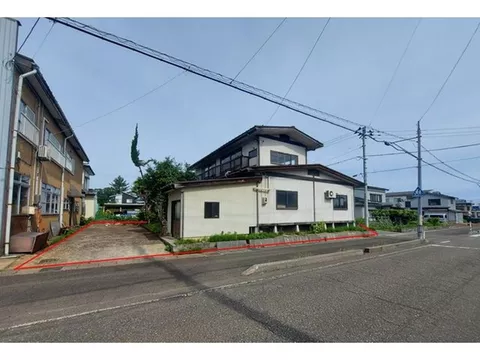 8DK detached house on a corner lot. Parking space for more than 3 cars. Opposite Josai Nursery. - Image 3