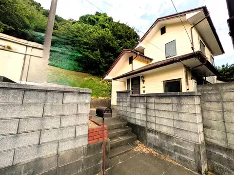 Shimonoseki City, Yasuoka Town 4-chome (Yasuoka Station) 2-story building 4LDK