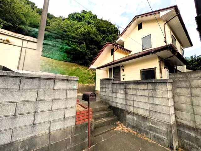 Shimonoseki City, Yasuoka Town 4-chome (Yasuoka Station) 2-story building 4LDK