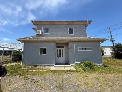◆ Two stations available ◆ South-facing ◆ Bathroom over 1 tsubo ◆ Window in the kitchen ◆ Entrance hall
