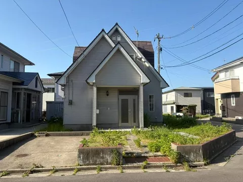 The house has been cleaned, and the interior is in very clean condition ♪