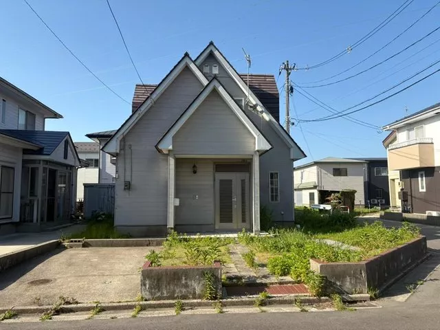 The house has been cleaned, and the interior is in very clean condition ♪