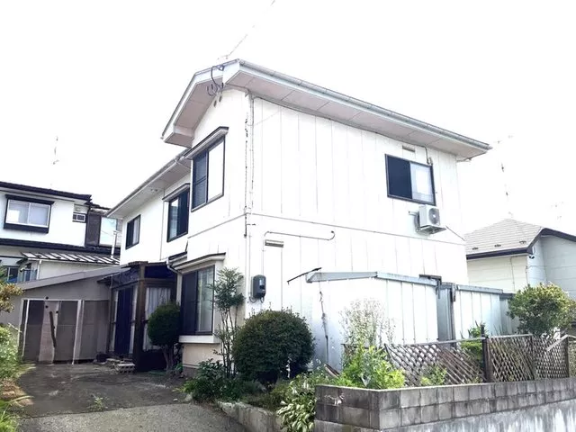 A house with an ocean view. Perfect for a two-family home with 5LDK!