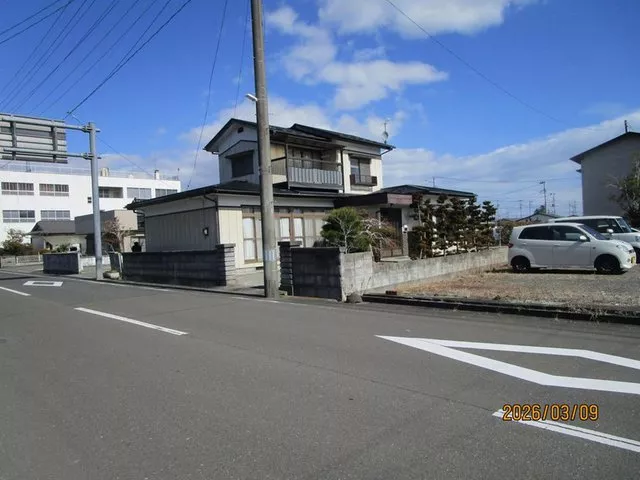 Sakemoto, 7.6 million yen