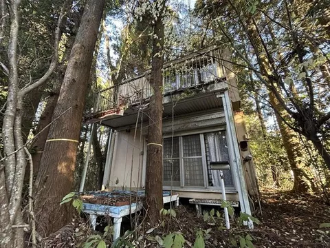 A compact 2-story 2LDK with all rooms over 6 tatami mats and efficient living flow