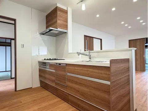 ◇Interior and exterior renovation◆ Parking for 3 or more cars◇ 6SSLDK *Disclosure information available