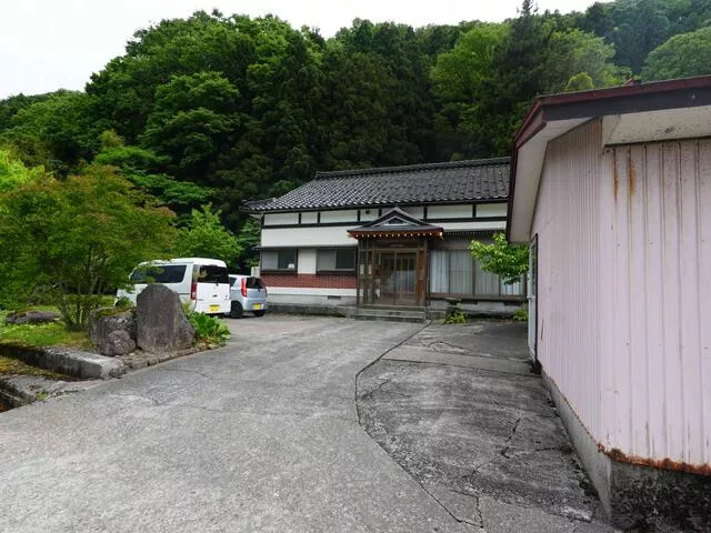 Sakata City, Shin-de, Sado (Yusa Station) Single-story building 3SDK