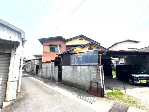 2F 5DK in Kinogocho, Kanonji-shi, Kanonji (Kanonji Sta.)

1,000,000 yen