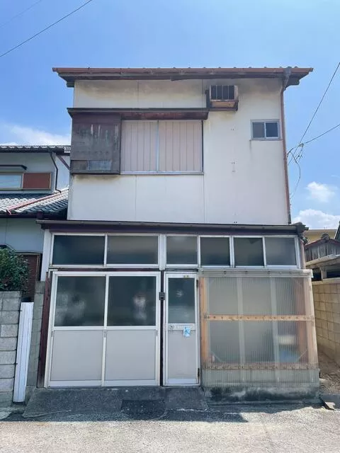 Takamatsu-shi, Takamatsu Kamicho （Sanjo Station） 2F 3SK

1,200,000 yen