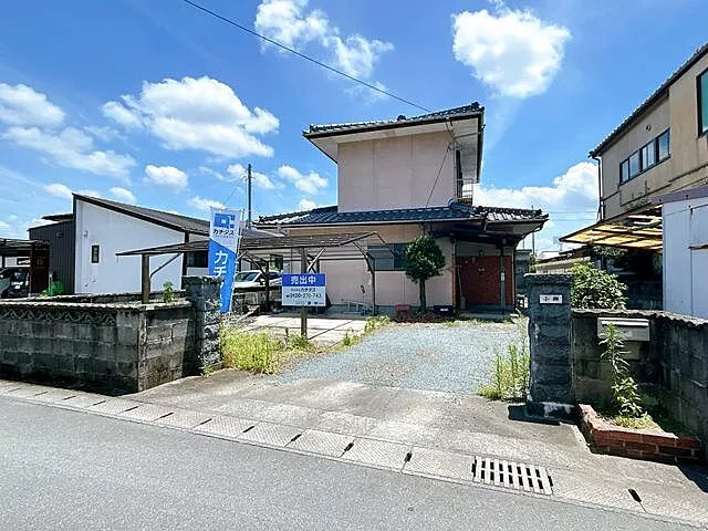 Used single-family home in Yamakashi Koga