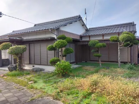 Niihama City, Sakuragi-cho (Takahama Station) Single-story building 4DK