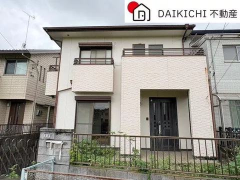 This is a spacious home with good sunlight exposure, with both land and building exceeding 100㎡.