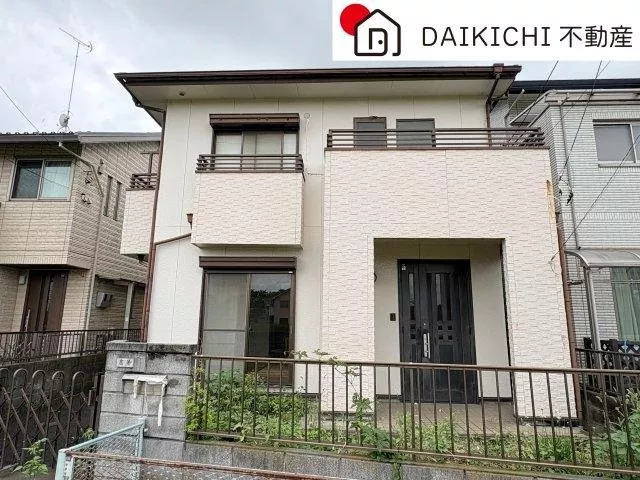 This is a spacious home with good sunlight exposure, with both land and building exceeding 100㎡.
