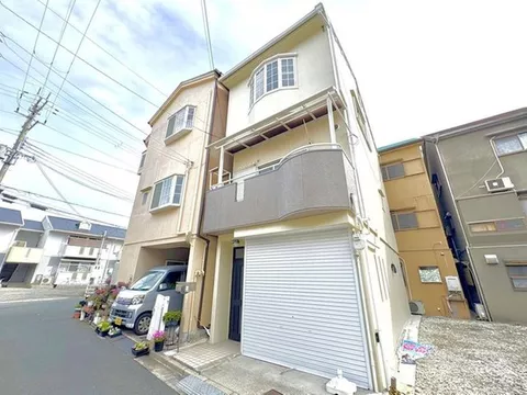 ■ With parking space,安心 for those who own a car ♪