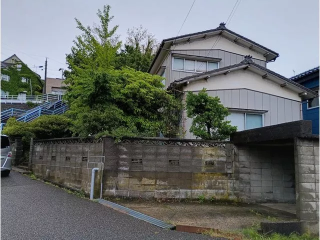 Land over 100 tsubo, Japanese-style room, two-story building, lush residential area