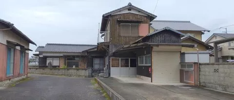 Niihama City, Hagiu (Nakahagi Station) 2-story building 7DK