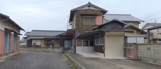 Niihama City, Hagiu (Nakahagi Station) 2-story building 7DK