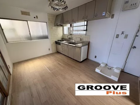 Renovated property! Immediate occupancy available! Lightweight steel construction♪ Good sunlight and ventilation due to elevated location