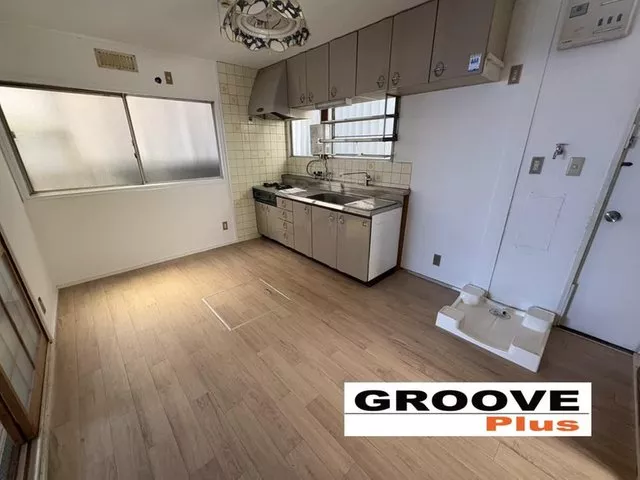 Renovated property! Immediate occupancy available! Lightweight steel construction♪ Good sunlight and ventilation due to elevated location