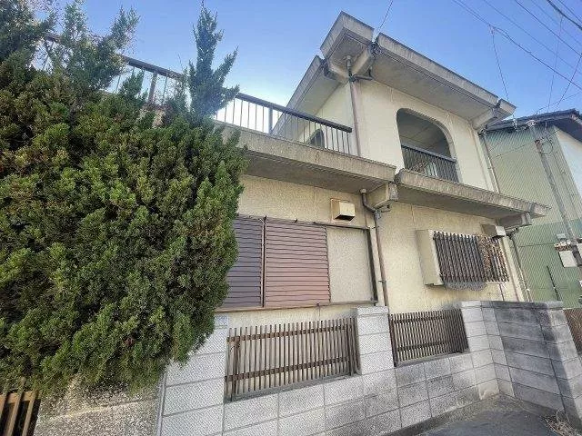 6LDK with a land area of 67.99 tsubo! Spacious balcony of a 2-story RC construction where you can run around!