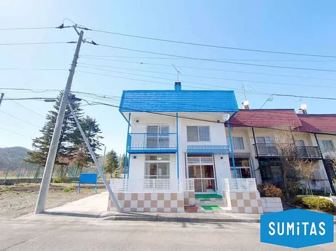 Used terrace house, Fujino 2-jo 7-chome - Image 2