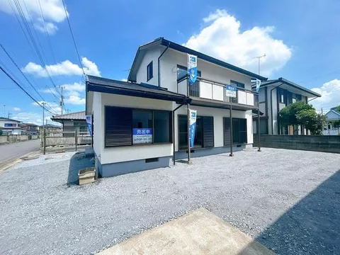 Open house held, renovations completed, parking for 3 cars, 9-minute walk to JR Mito Line Tamado Station
