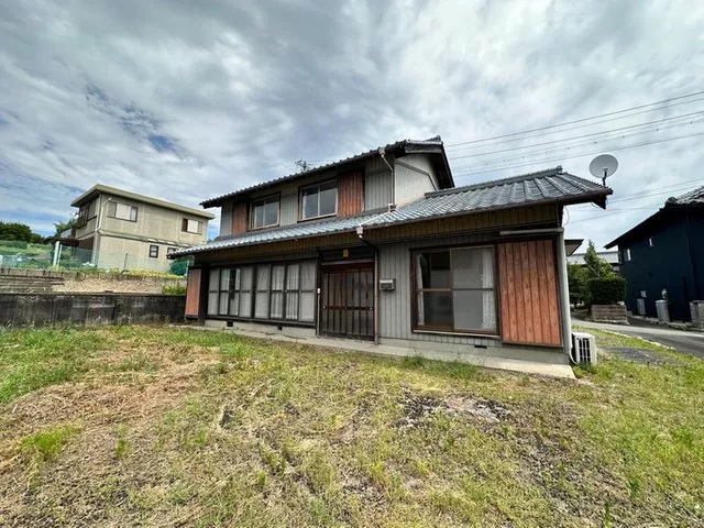 ■Parking for 3 or more cars available■Spacious 7LDK■Approximately 5 minutes on foot from the Miki Bus "Isaka Town Community Center" stop
