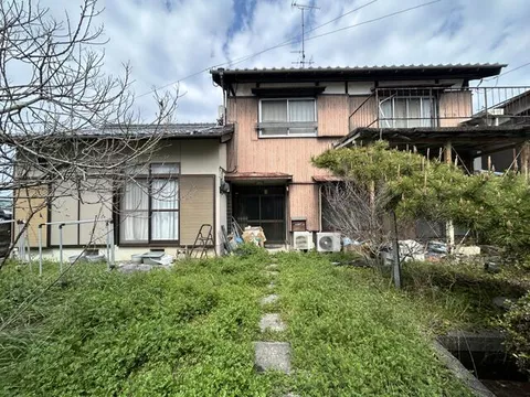 Niihama City, Shinonome-cho 2-chome (Niihama Station) 2-story building 7DK