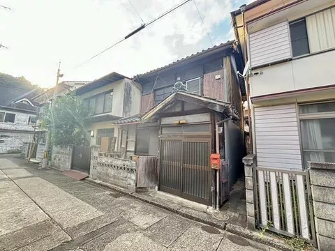 1-chome Hirose, Yawatahama-shi, Kanagawa (Yawatahama Station) 2F 3DK

2,000,000 yen
