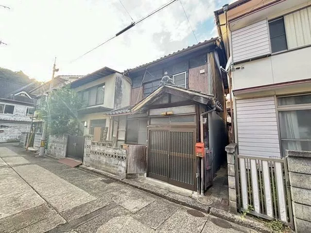 1-chome Hirose, Yawatahama-shi, Kanagawa (Yawatahama Station) 2F 3DK

2,000,000 yen