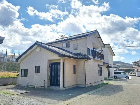 Yura 3, 8 million yen