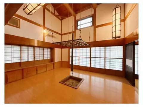 [Open House Held] [Renovated] [Immediate Move-In Available] A Japanese-style house built in 2006. Heating and cooling.