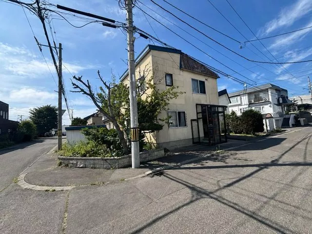 【1 minute walk from the station × south-facing】A sunny residence that fulfills your ideals.