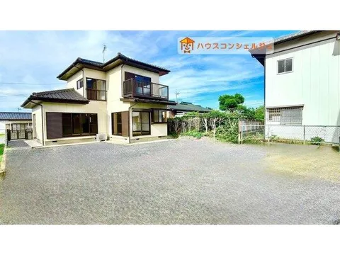 ☆ Renovated (all water areas new, interior and exterior) ◇ Parking for 4 cars♪ ◇ Corner lot with good sunlight◎♪