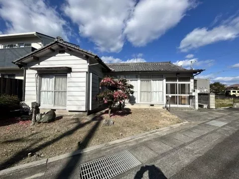 Niihama-shi, Niihama Nishinodoi-machi 1-chome (Niihama station) Single-story building, 5K

3.8 million yen