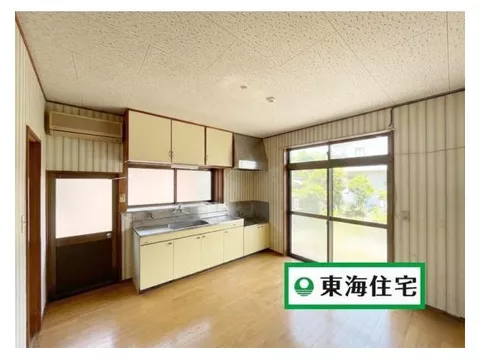 Sunroom and garage included♪ Great as a home for weekends or long vacations◎ 16 minutes by car to the golf course.