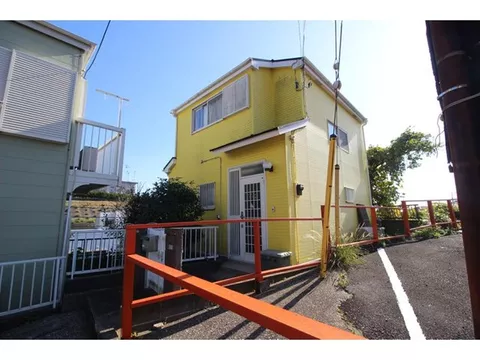 Owner change property, currently rented. Rental income can be obtained immediately.