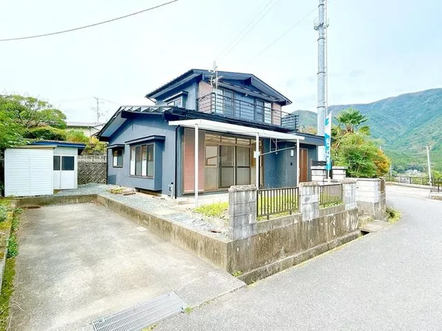 [Open House] Interior renovation planned / Road width 6.0m / Northeast corner lot