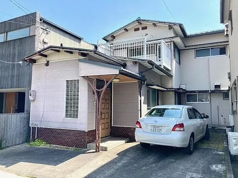 Used single-family home, 14-minute walk from JR Koutoku Line, Tokushima Station