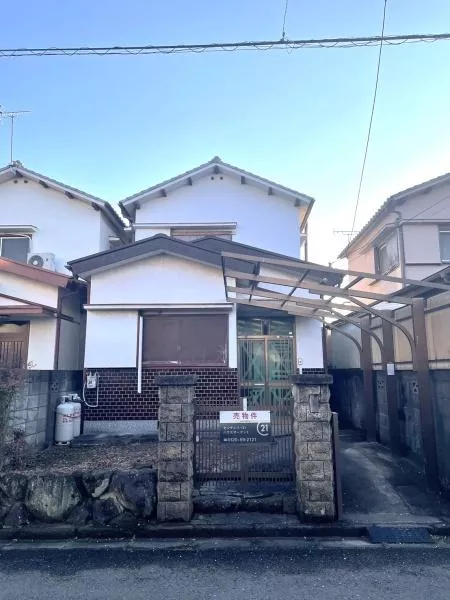 4DK two-story building in Arimoto, Wakayama City (Ki Nakano Island Station)